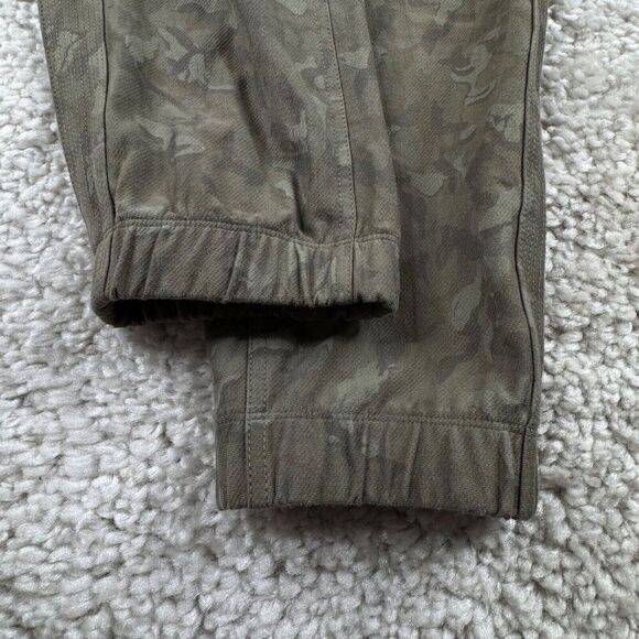 Athleta Farallon Jogger Olive Green Camo - Picture 7 of 10